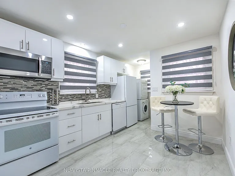 1632 Churchill Ave — Photo 9