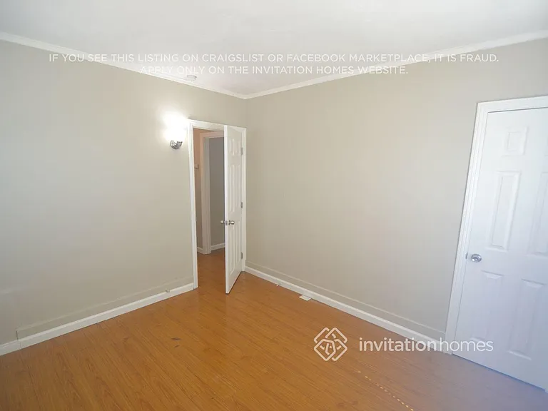 1017 W 73rd St — Photo 8