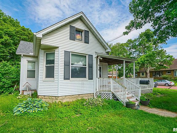 3rd image of 616 Summer St