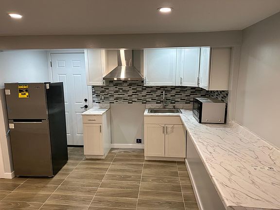 2nd image of 700 N Ocean Ave