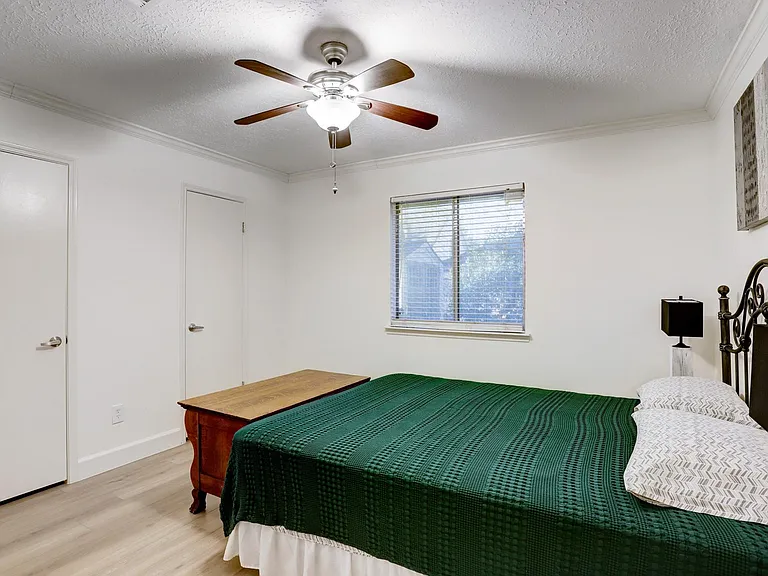 6819 Yardley Dr — Photo 12