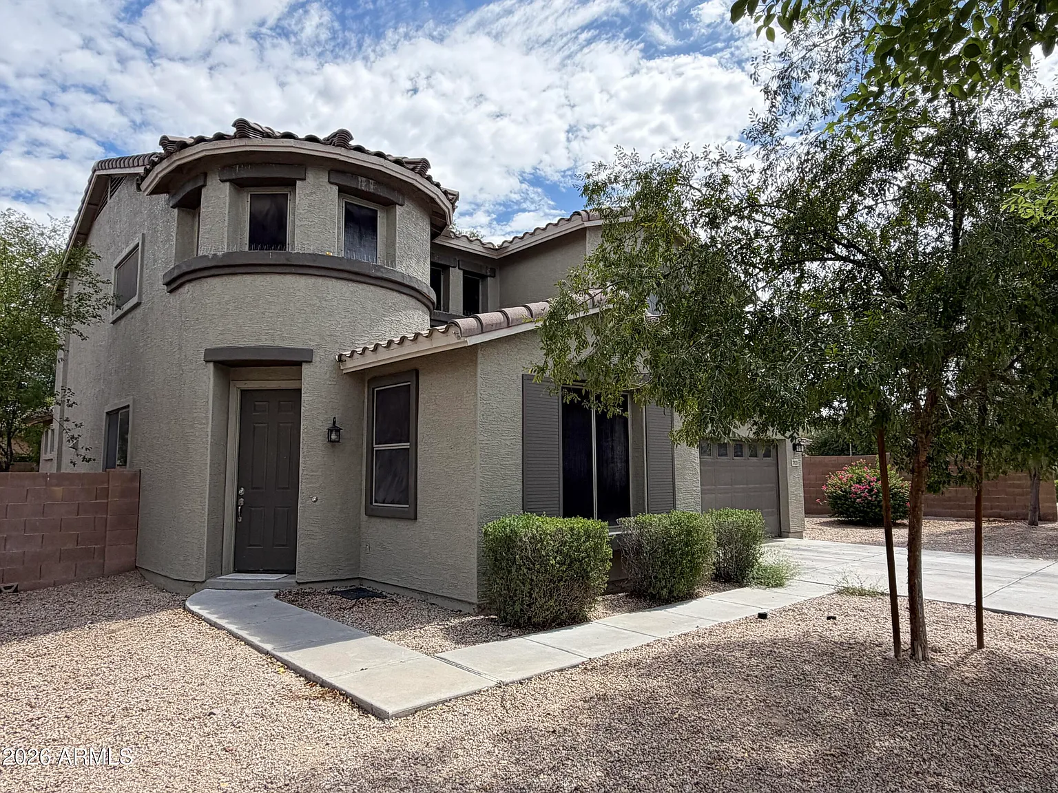 4 bed, 2.5 bath, 2573 sqft, $2,300 — Photo 1