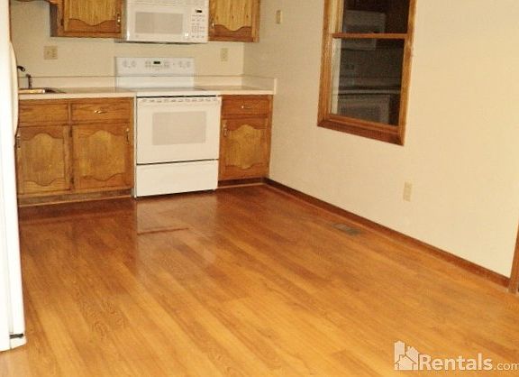 4th image of 6225 N Ames Ave