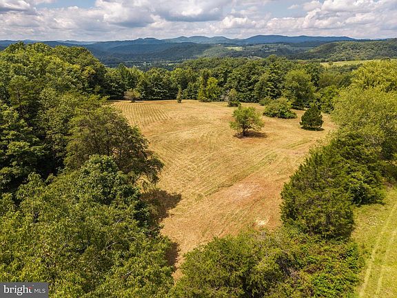 4th image of 386 Long Rd