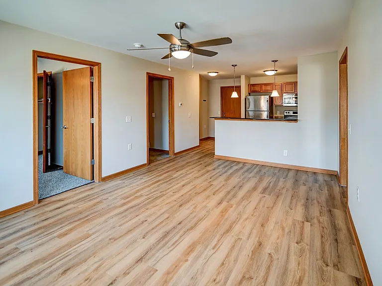 Fairhaven Court Apartments — Photo 37