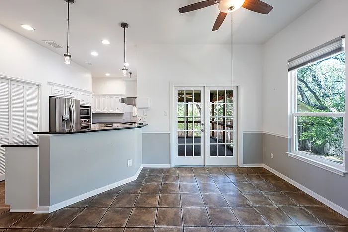 3 bed, 2.5 bath, 2279 sqft, $3,495 — Photo 2