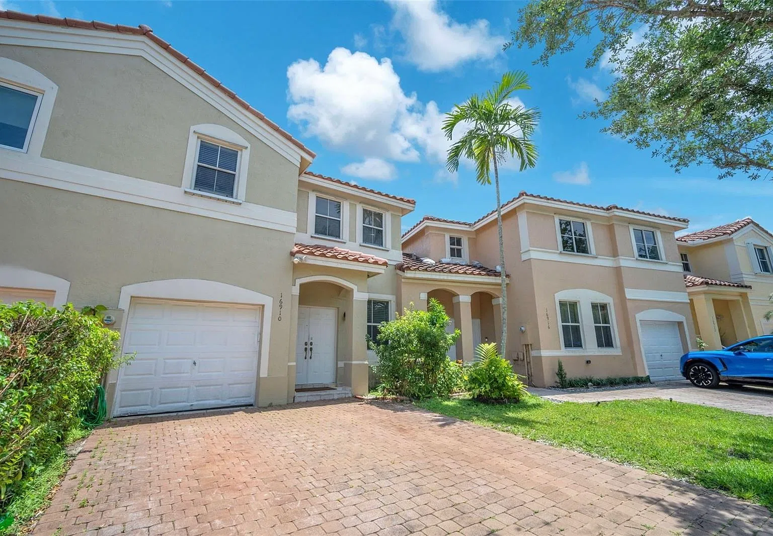 3 bed, 3.5 bath, 1650 sqft, $3,400 — Photo 1