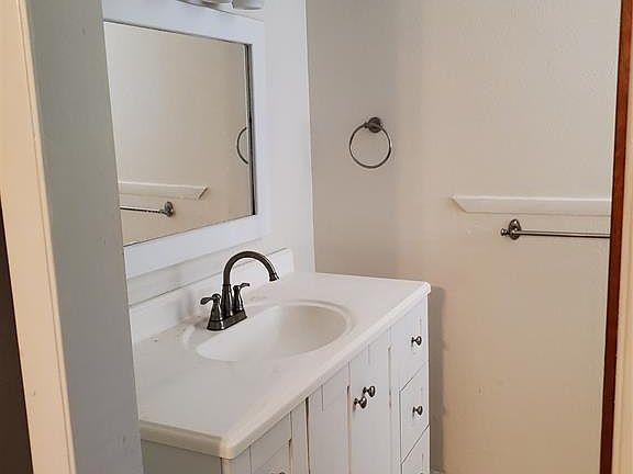 5th image of 1014 Bardfield Ave