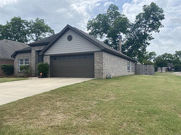 2nd image of 421 Glenmede Ln
