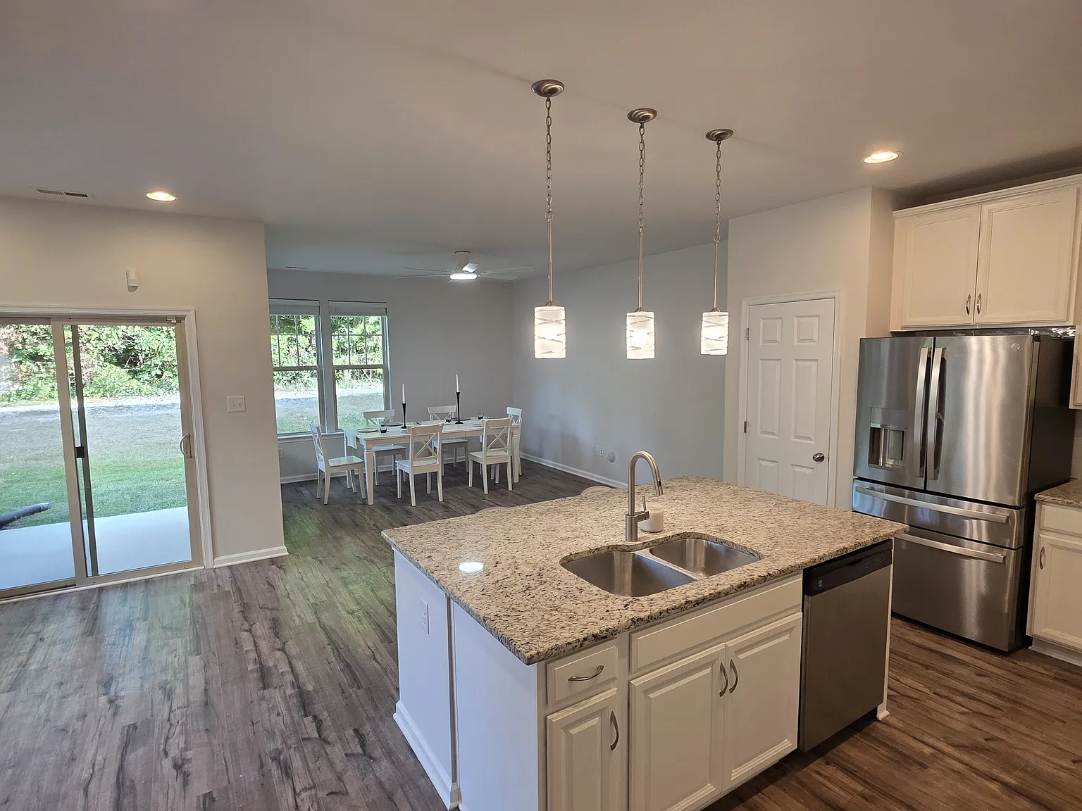 3 bed, 2.5 bath, 1679 sqft, $3,500 — Photo 2