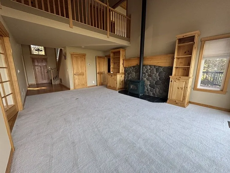 1016 NW Foxwood — Photo 4
