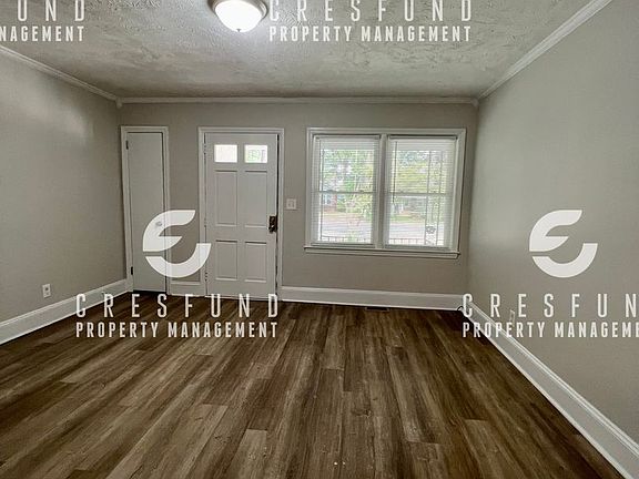 3rd image of 220 Woodrow St #B
