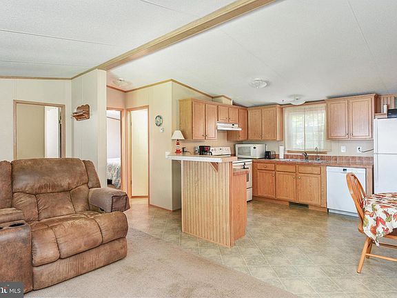 5th image of 37233 Carolina Dr