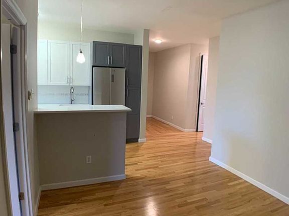 3rd image of 240 Crown St APT 6K