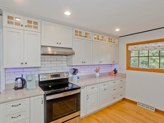 4th image of 7 Woodland Rd