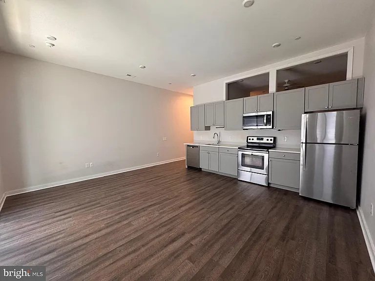 311 W Main St — Photo 3
