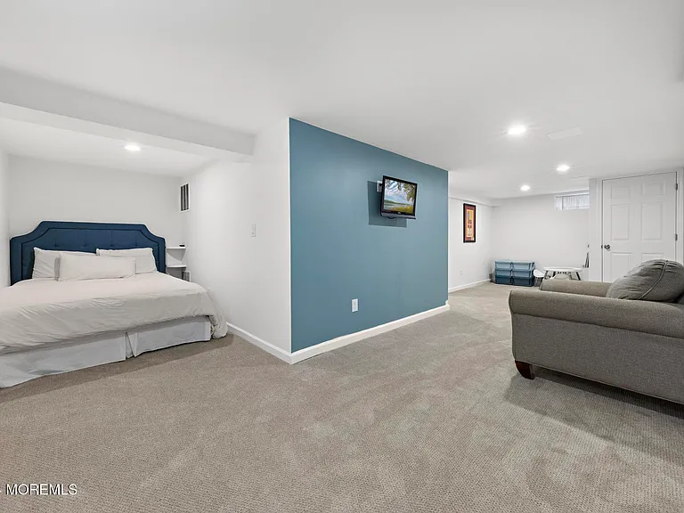 345 Macarthur Ave — Photo 19