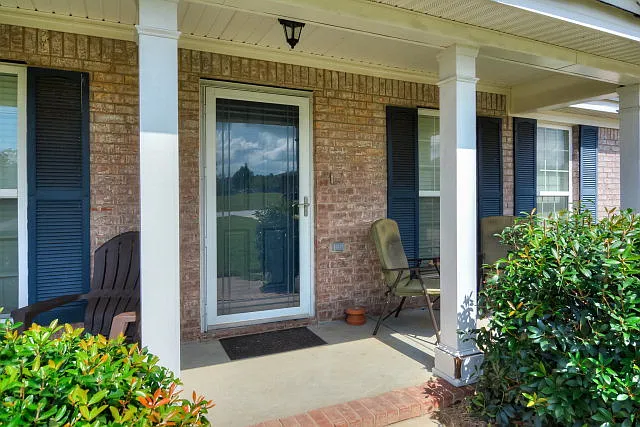 3 bed, 2.0 bath, 1575 sqft, $1,695 — Photo 3