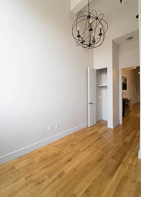 Rented by Manhattan Management LLC | media 7