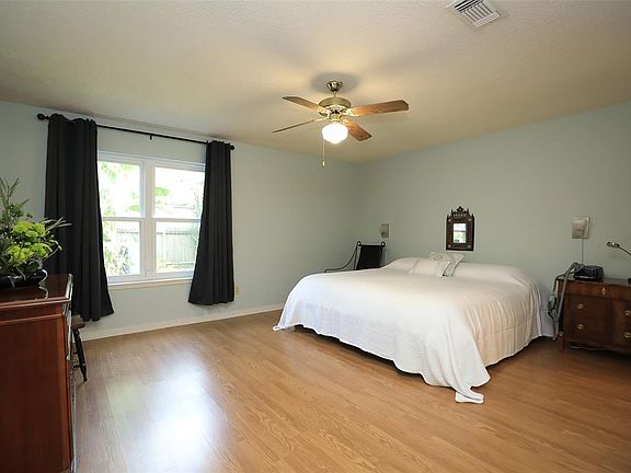 3rd image of 10006 Jockey Club Dr