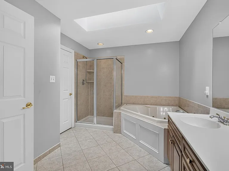 16 Oak Leaf Ln — Photo 44