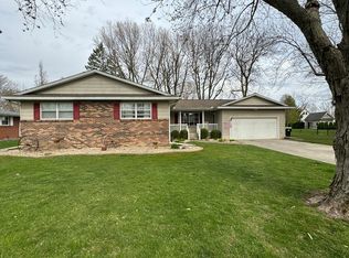 210 N Pine St, Maroa, IL 61756