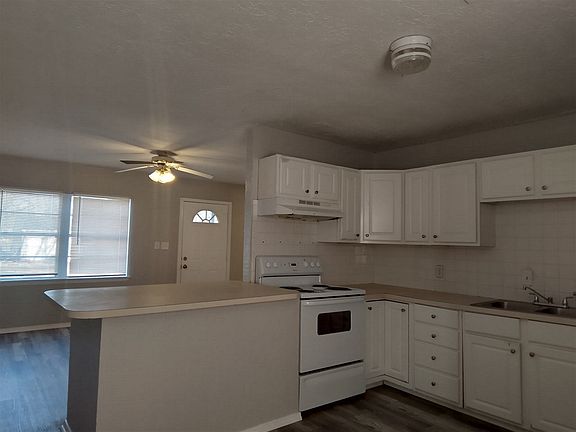 4th image of 2206 NW 28th St