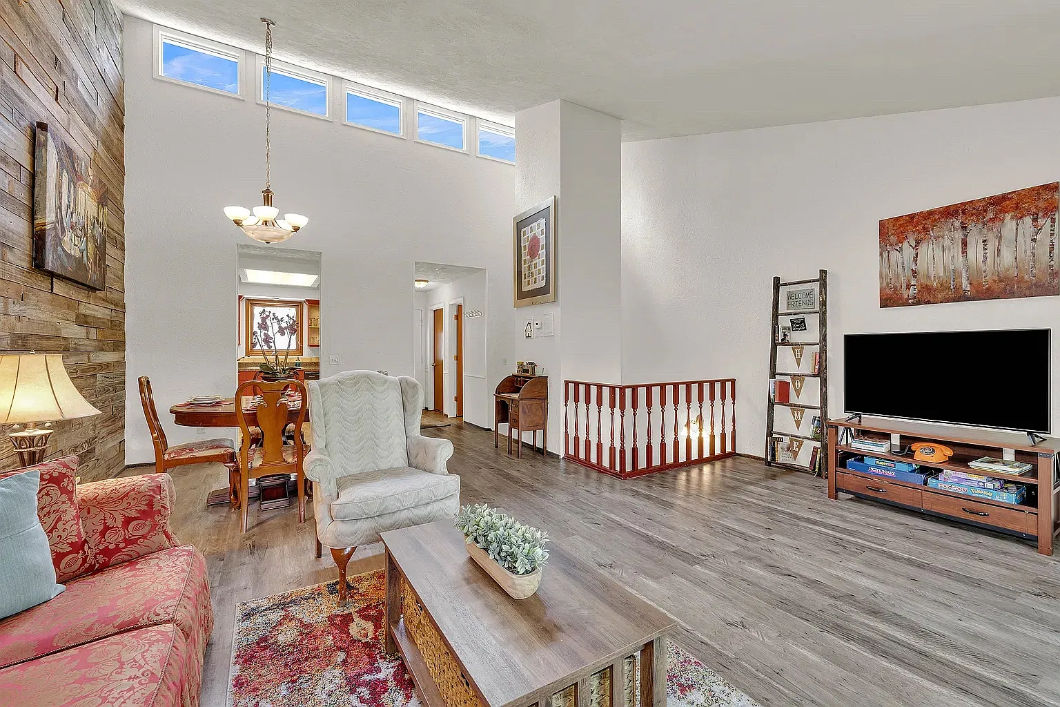 2 bed, 1.5 bath, 1458 sqft, $1,900 — Photo 2