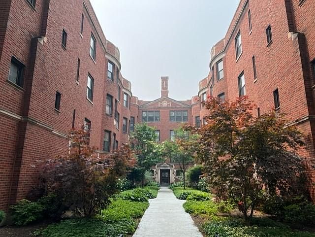 1st image of 1425 W Elmdale Ave APT 3B