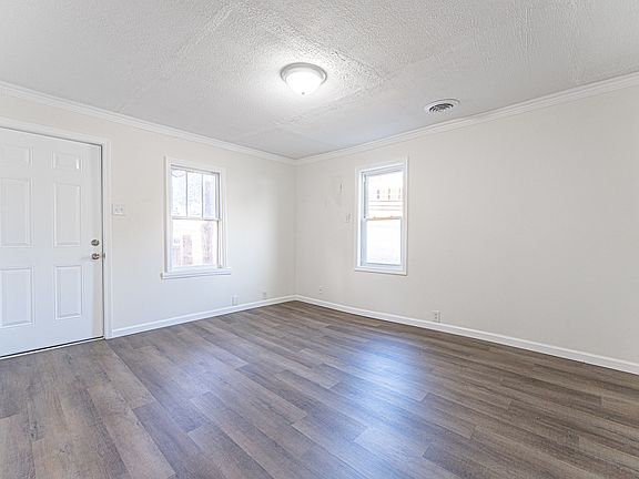 5th image of 803 S 4th St