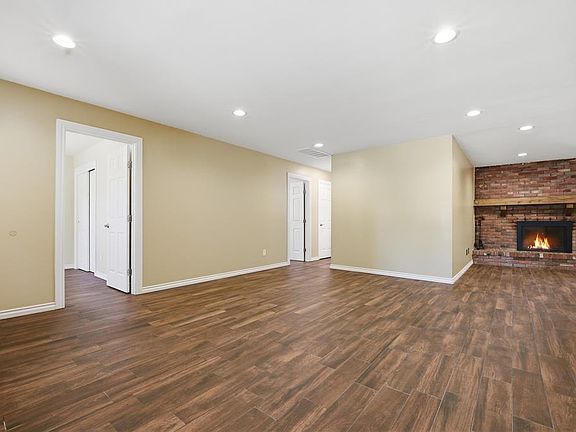 4th image of 5025 NW 19th St