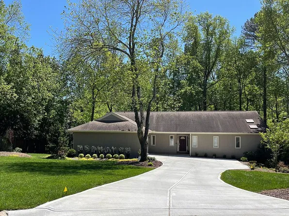 5051 Pine Branches Close, Dunwoody, GA 30338