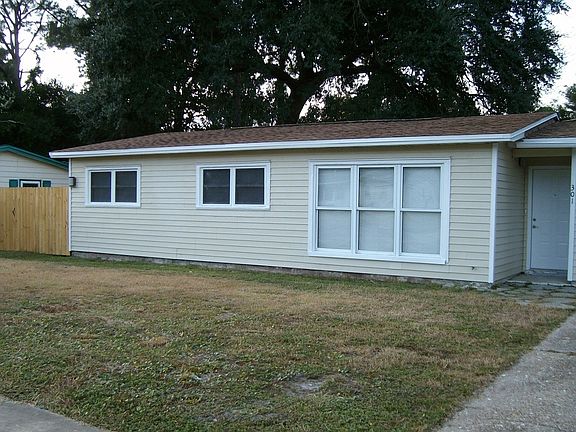 3rd image of 301 Newcastle Dr