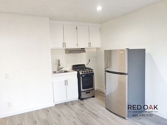 2nd image of 1939 Argyle Ave APT 17