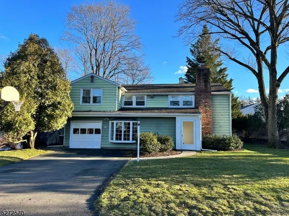 5 Malcolm St, Waldwick Boro, NJ 07463