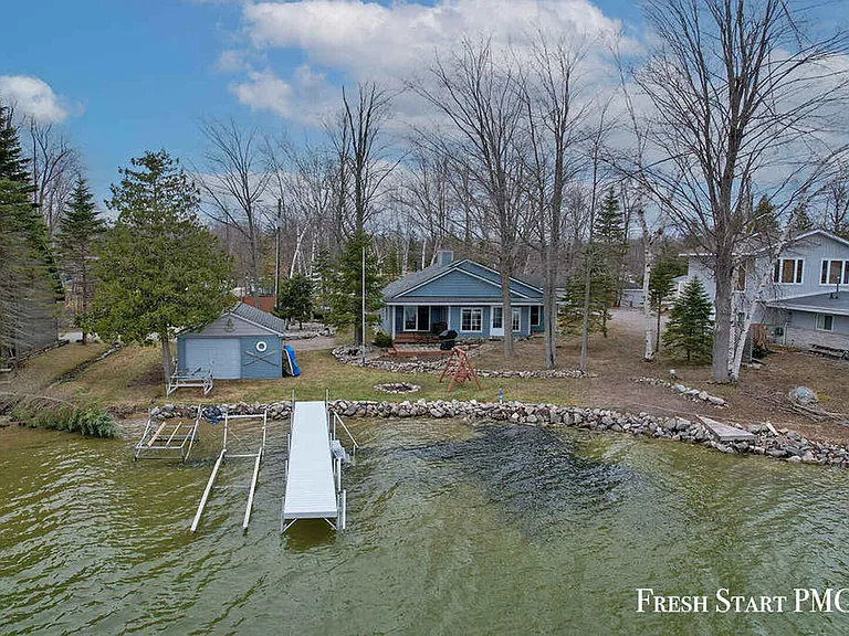Brothers Bay Rd — Photo 33