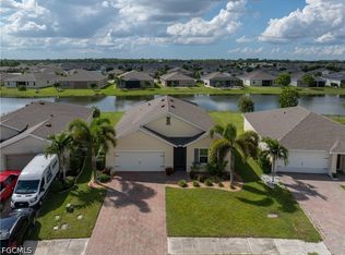 3190 Estancia Ln, Cape Coral, FL 33909