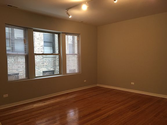 2nd image of 4740 N Malden St