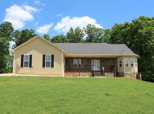 124 Caldwell Dr, Cleveland, GA 30528