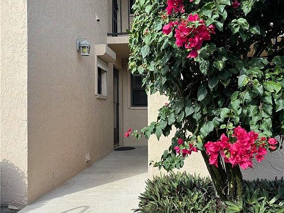 2nd image of 513 Lake Louise Cir Unit 101