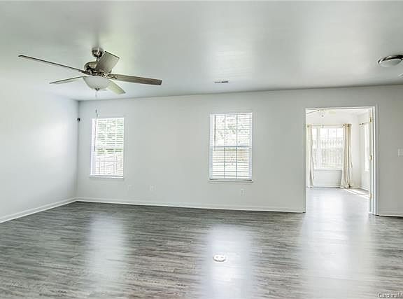 3rd image of 4692 Hannah Dr