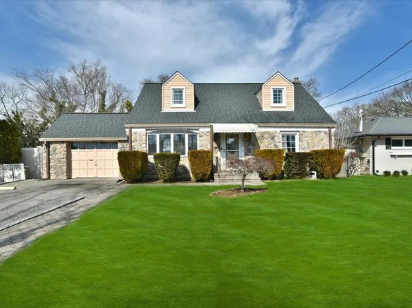 2511 S Bismark Avenue, North Bellmore, NY 11710