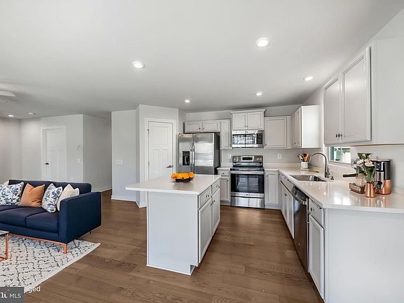 5th image of 7607 Loughton Ln
