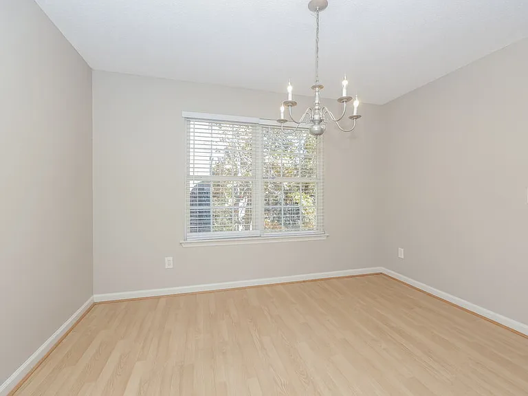 1052 Blue Mountain Ln — Photo 6