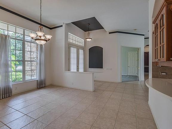 3rd image of 102 Silver Moss Ln