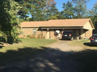 12 Queens Ct, London, AR 72847