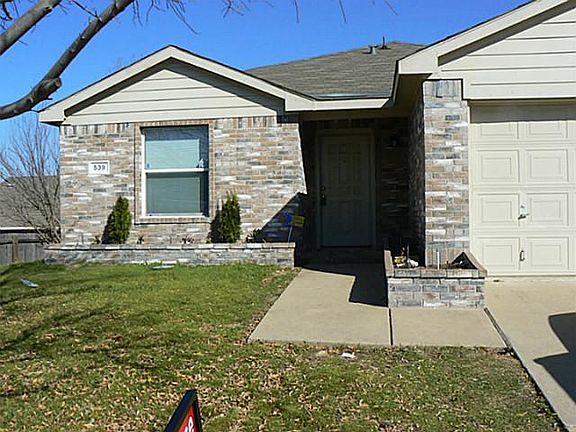 3rd image of 539 Burleson St