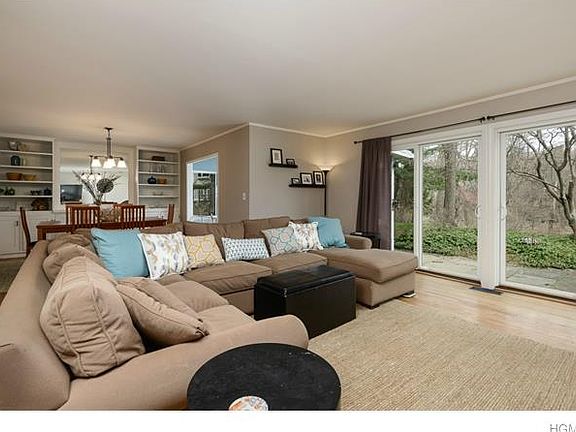 5th image of 34 Meadow Ln