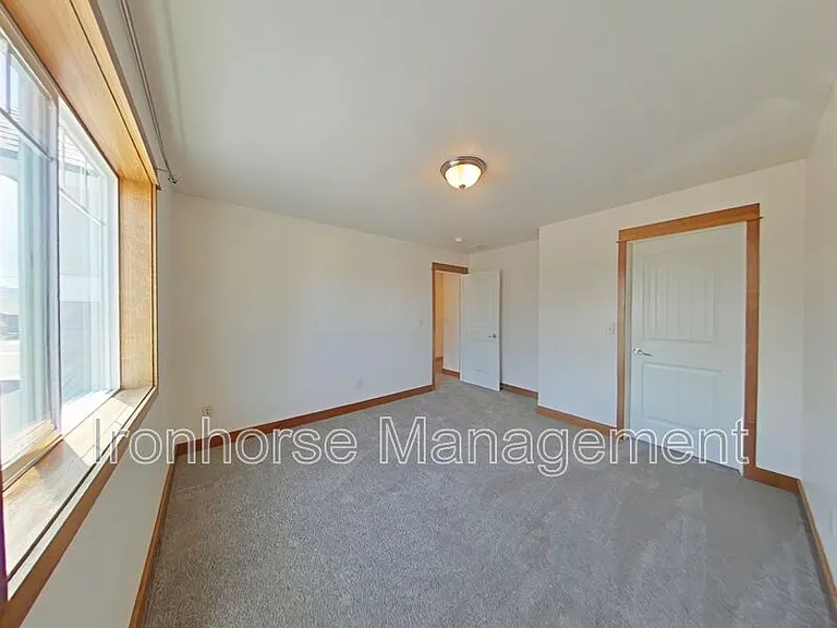 5471 Glenellen Dr #4 — Photo 32