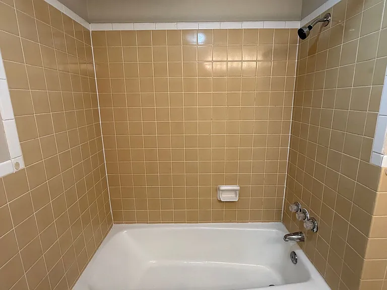 343 S 78th St — Photo 10